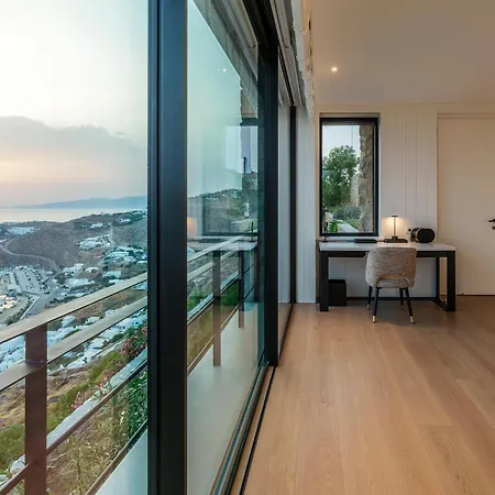 Silver Breeze * Mykonos Town